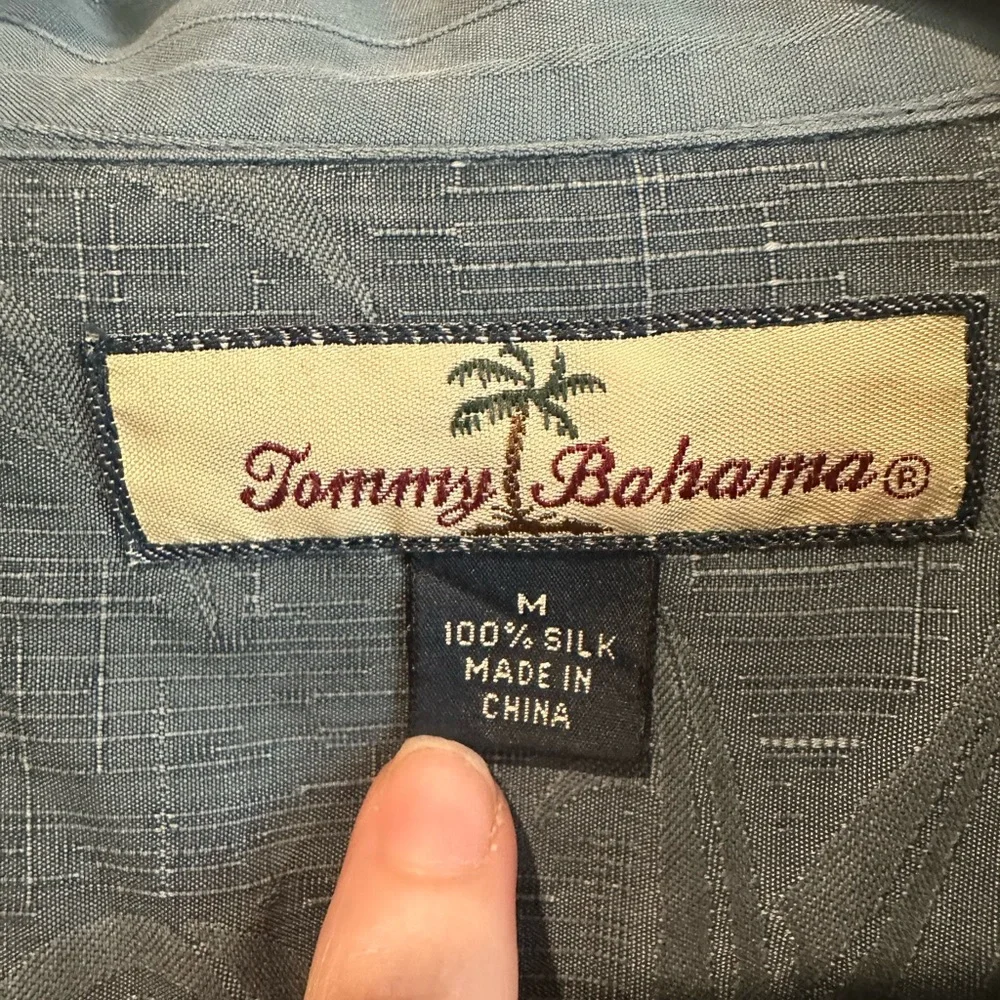 Tommy Bahama Blue Short Sleeve Shirt - EUC - Picture 3 of 3